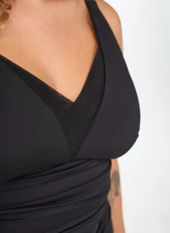 Badeanzug mit V-Ausschnitt und Mesh-Detail