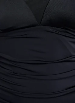 Badeanzug mit V-Ausschnitt und Mesh-Detail