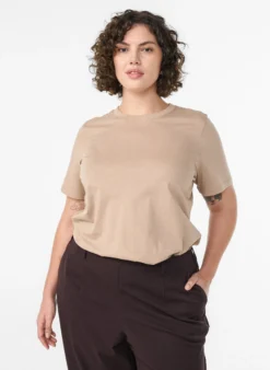 Basic-T-Shirt aus Baumwolle mit Rundhalsausschnitt
