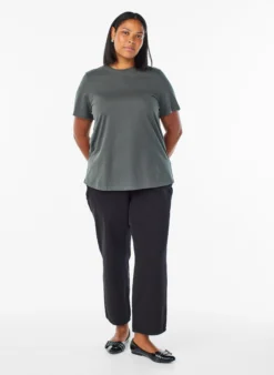 Basic-T-Shirt aus Baumwolle mit Rundhalsausschnitt