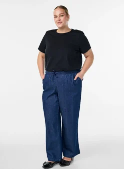 Basic-T-Shirt aus Baumwolle mit Schulterpolstern
