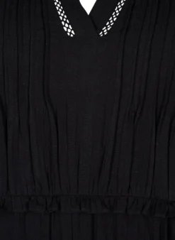 Baumwollkleid mit 3/4-Ärmeln und Rüschen