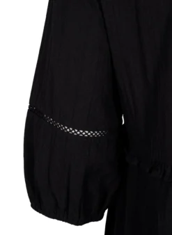 Baumwollkleid mit 3/4-Ärmeln und Rüschen
