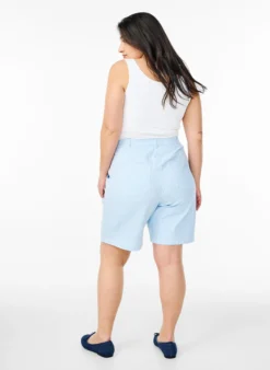 Bermuda-Shorts mit hohem Bund und Streifenmuster