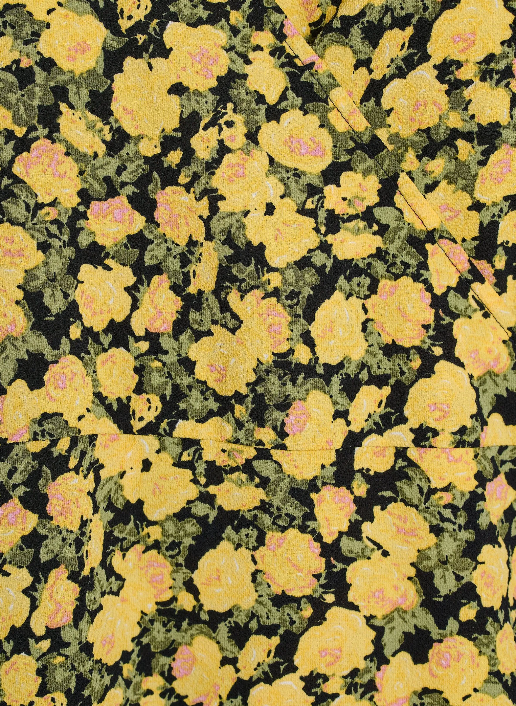 Blumiges Wickelkleid mit kurzen Ärmeln