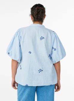 Bluse aus Baumwoll-Musselin mit Ballonärmeln und Stickereidetails