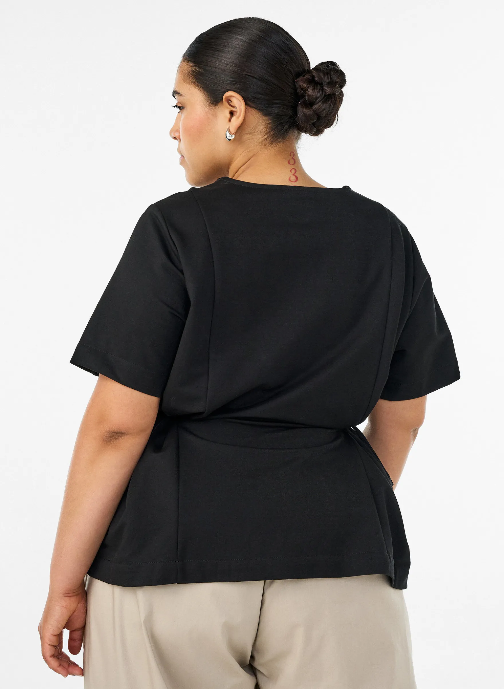 Bluse aus einer Baumwollmischung mit V-Ausschnitt und Bindeband
