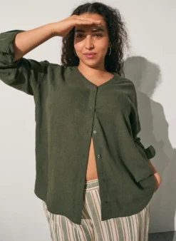Bluse aus Leinen und Viskose mit V-Ausschnitt