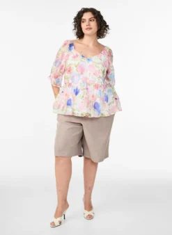 Bluse aus Lyocell mit Blumenprint und Herzausschnitt