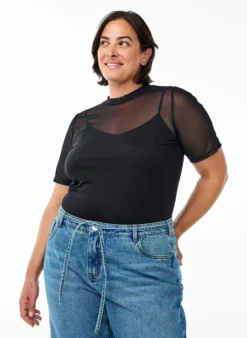 Bluse aus Mesh, mit kurzen Ärmeln