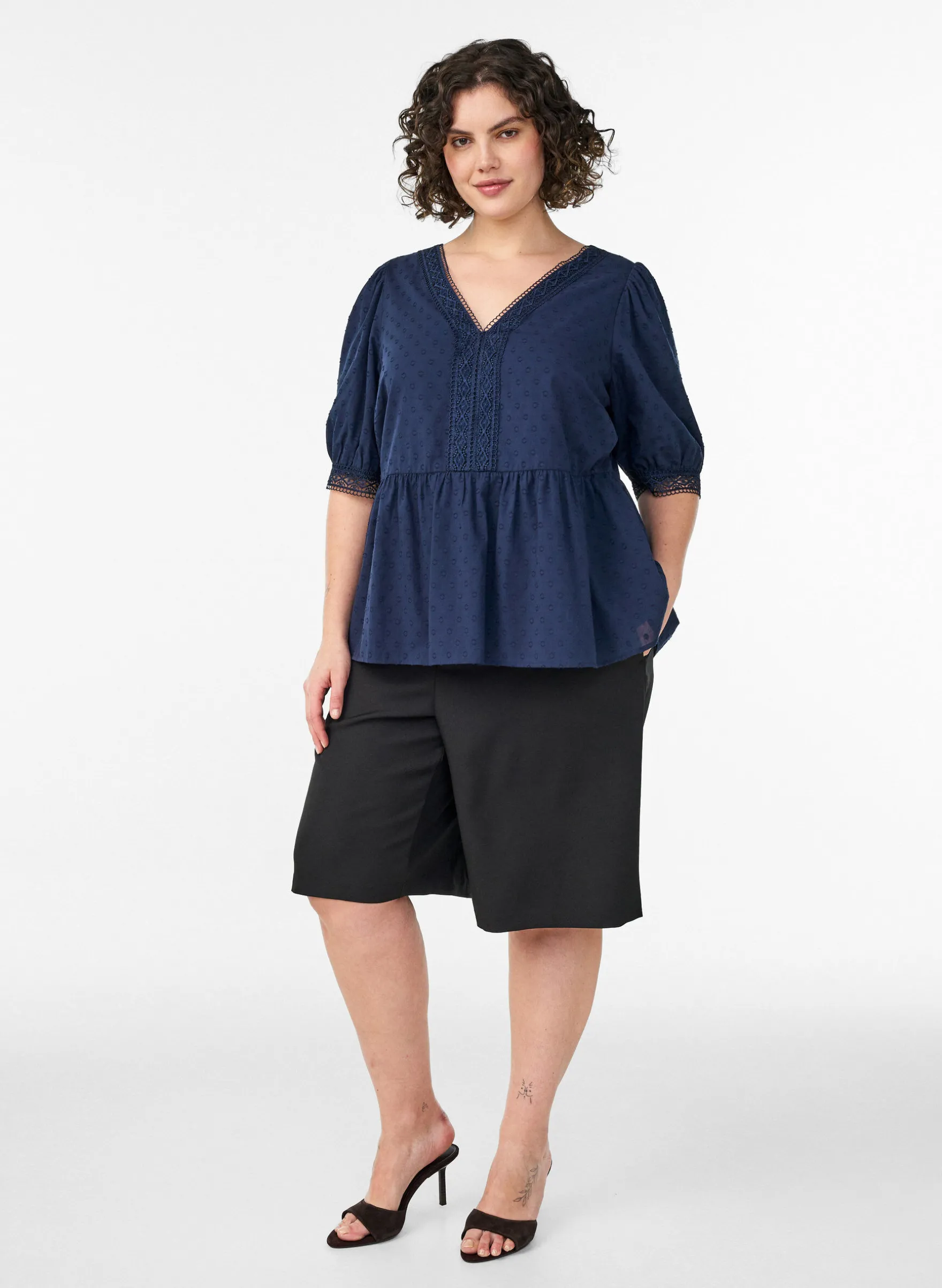 Bluse aus strukturierter Baumwolle mit Häkeldetails