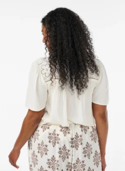 Bluse aus Viskose mit Broderie Anglaise