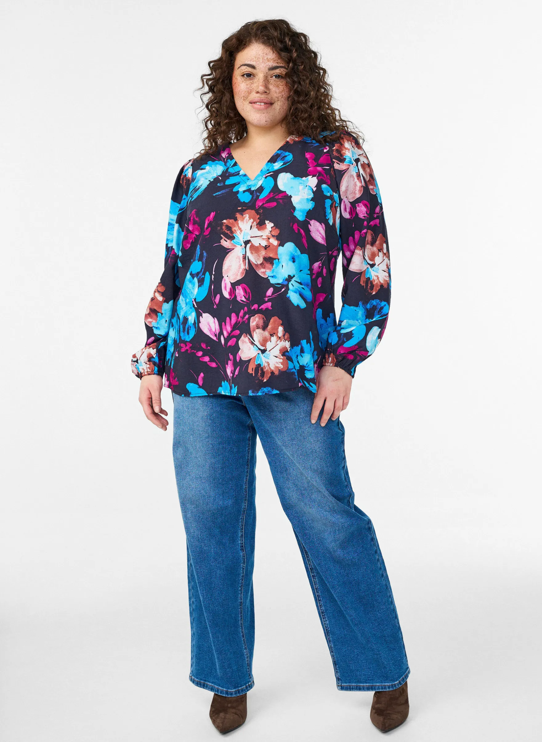 Bluse aus Viskose mit geblümtem Print und langen Ärmeln