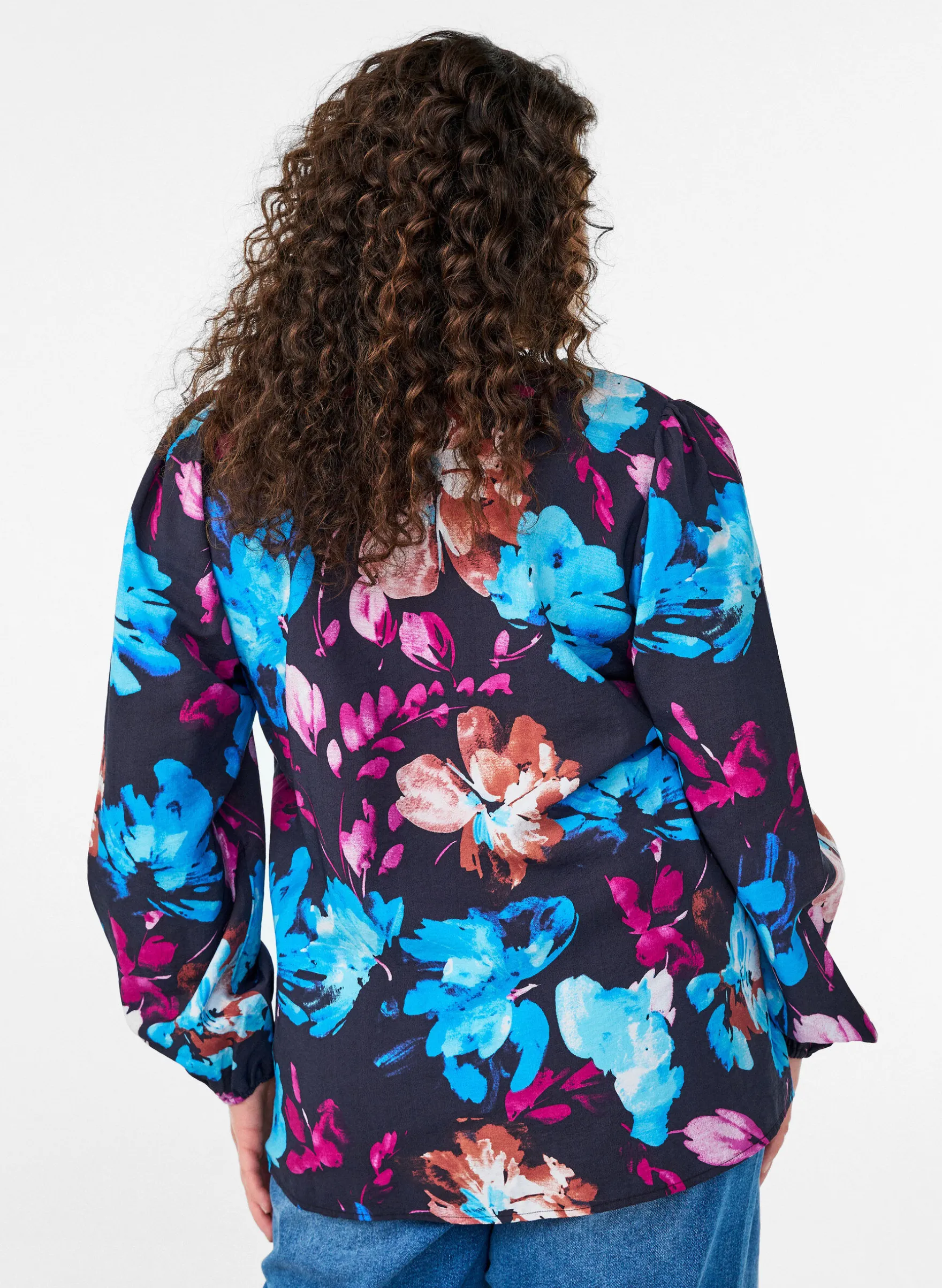 Bluse aus Viskose mit geblümtem Print und langen Ärmeln