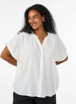 Bluse aus Viskose mit Knöpfen und Struktur