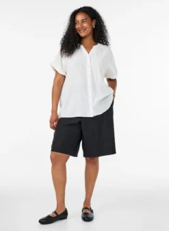 Bluse aus Viskose mit Knöpfen und Struktur