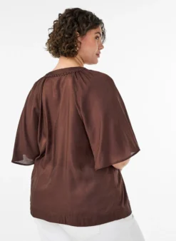 Bluse aus Viskose mit V-Ausschnitt und Zierdetails