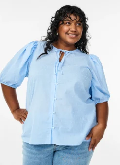 Bluse mit Bindeband und gepunkteter Textur