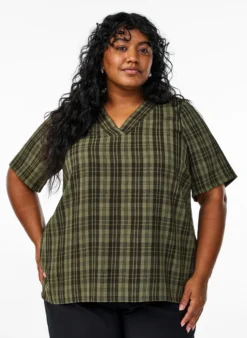 Bluse mit Karo-Muster und V-Ausschnitt