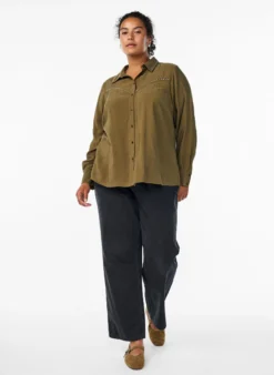Bluse mit Nieten