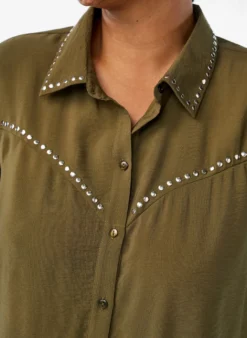 Bluse mit Nieten