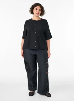 Bluse mit Rippstruktur und Knopfleiste
