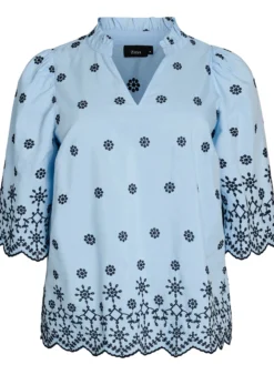 Bluse mit 3/4-Ärmeln und gesticktem Muster