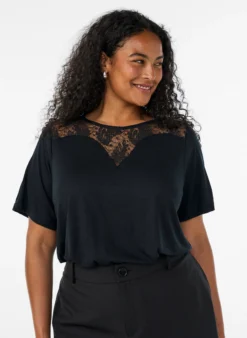 Bluse mit Spitzeneinsatz und Ballonärmeln