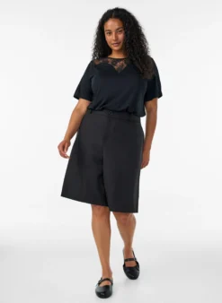 Bluse mit Spitzeneinsatz und Ballonärmeln