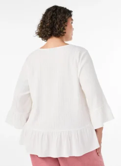 Bluse mit Struktur, V-Ausschnitt und Rüschen