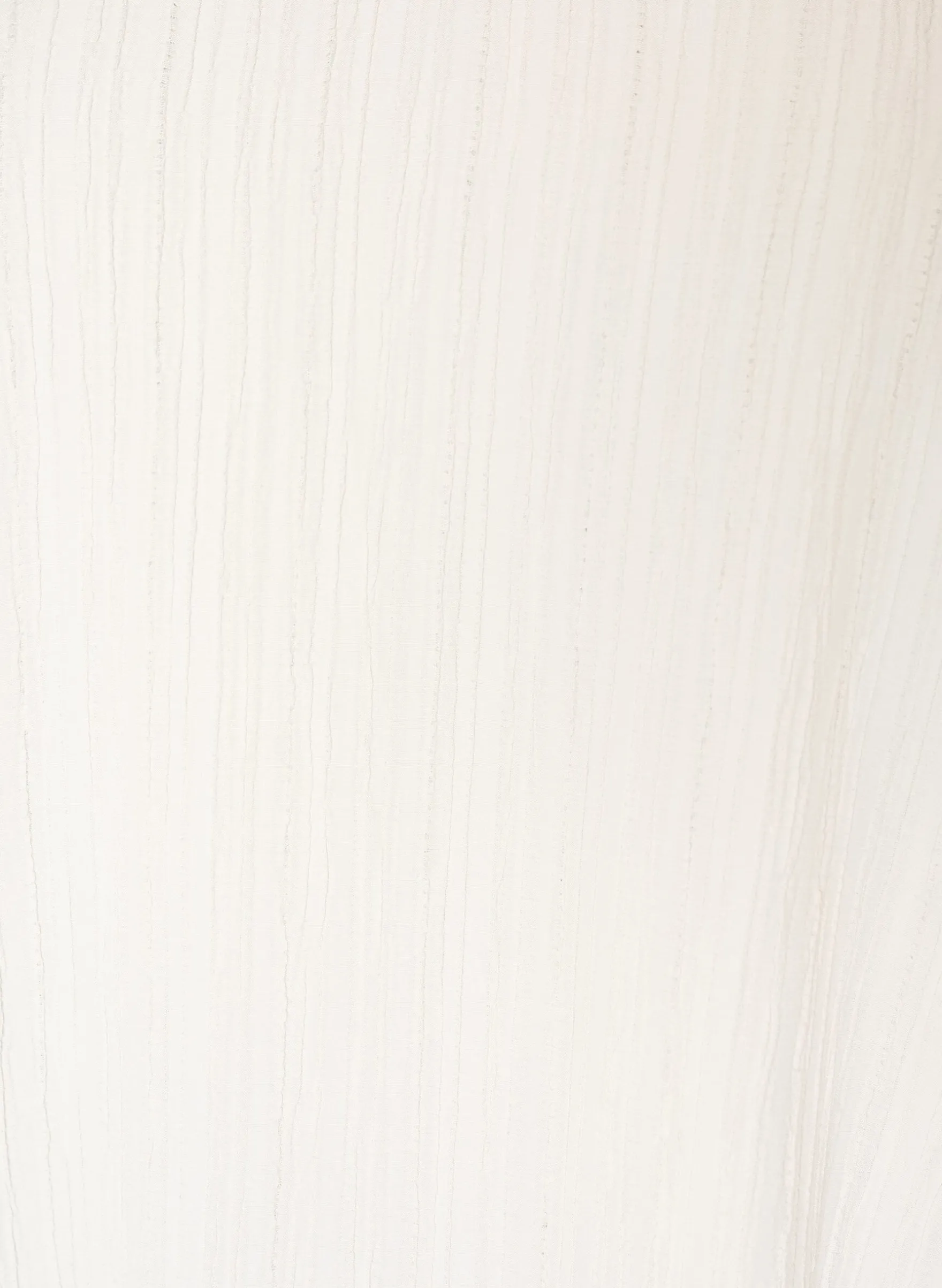 Bluse mit Struktur, V-Ausschnitt und Rüschen