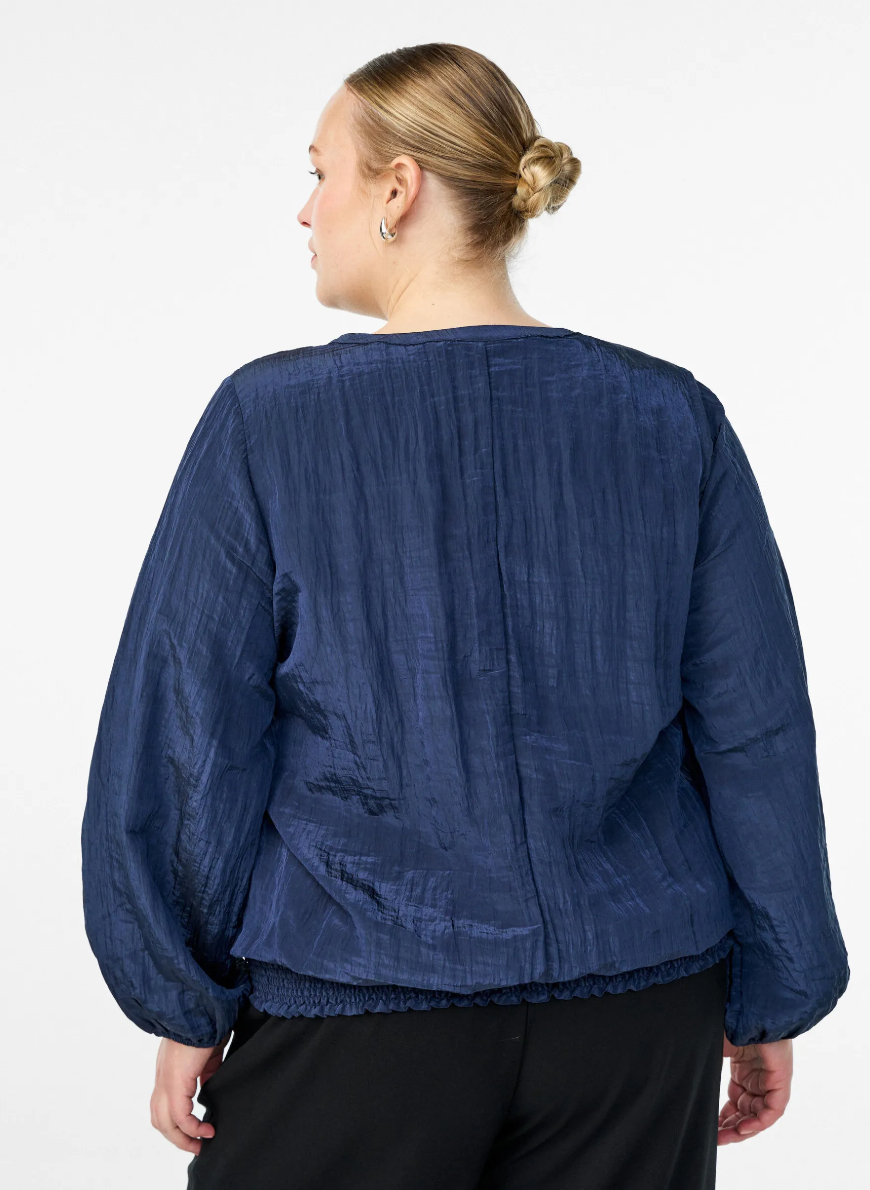Bluse mit V-Ausschnitt und Crinkle-Struktur