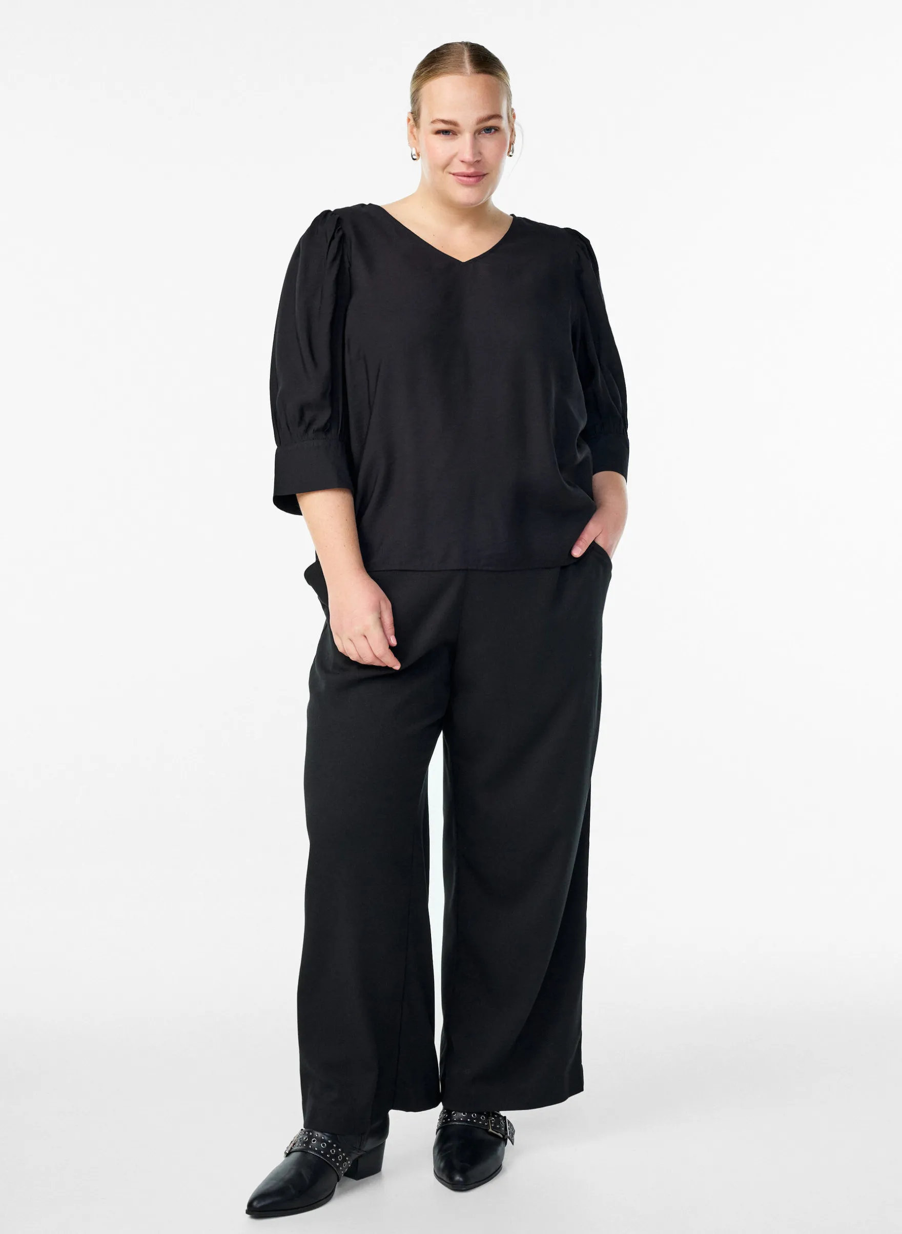 Bluse mit V-Ausschnitt und 3/4-Ärmeln