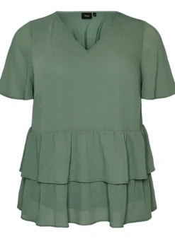 Bluse mit V-Ausschnitt und Rüschen