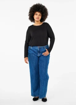 Bluse mit Zierknöpfen