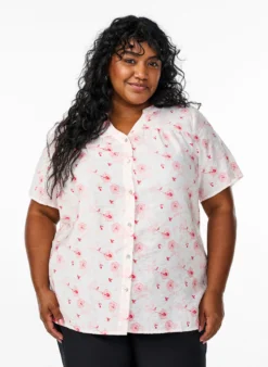 Blusenshirt mit kurzen Ärmeln und Blumenmotiv