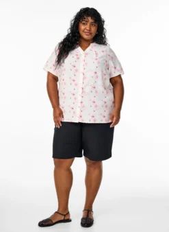 Blusenshirt mit kurzen Ärmeln und Blumenmotiv