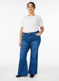 Bootcut-Jeans mit hoher Taille