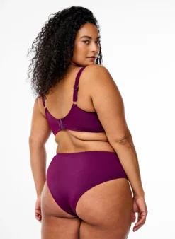 Brazilian Bikini-Slip mit normaler Taille