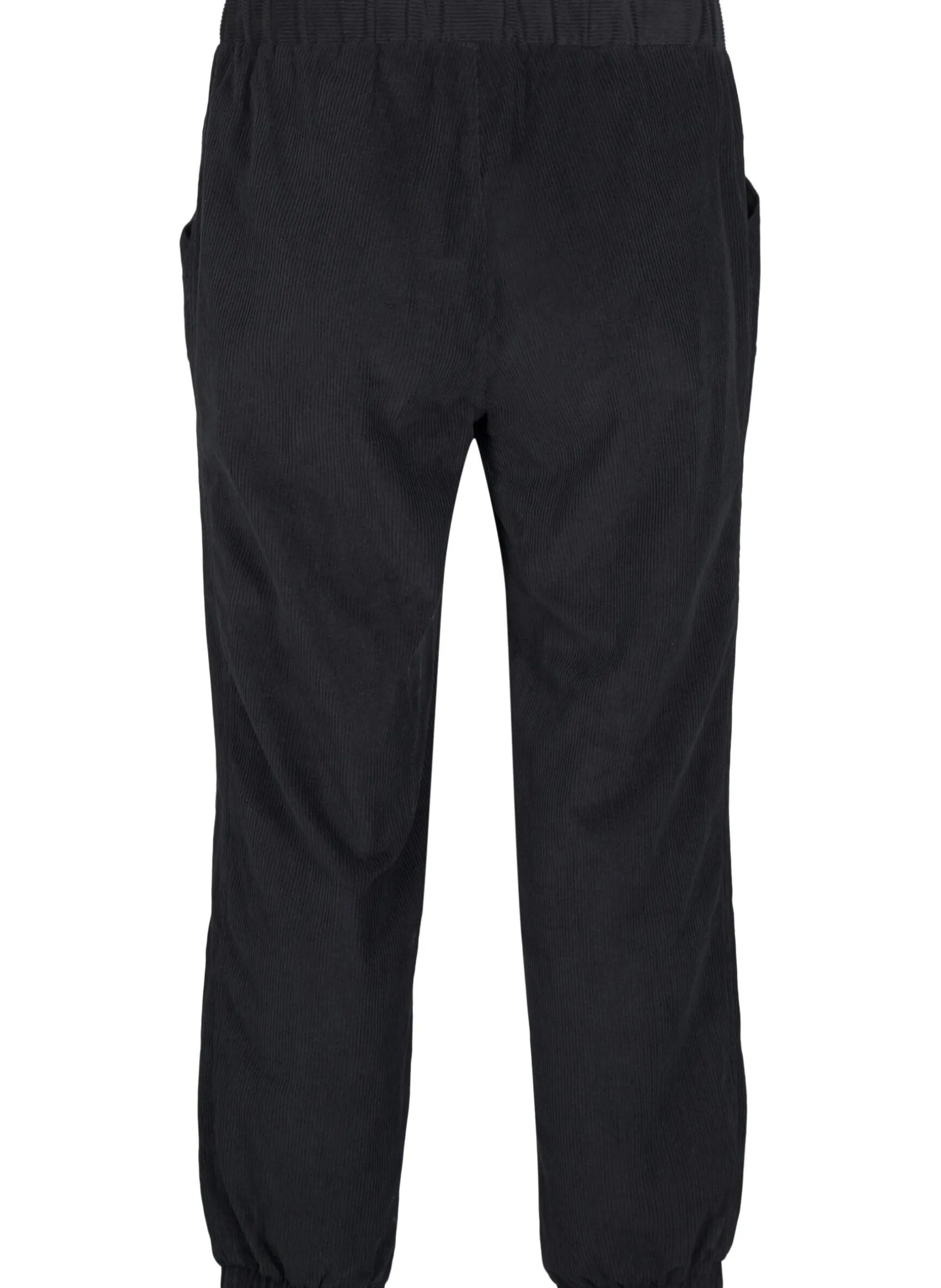 Cordhose mit elastischem Bund.