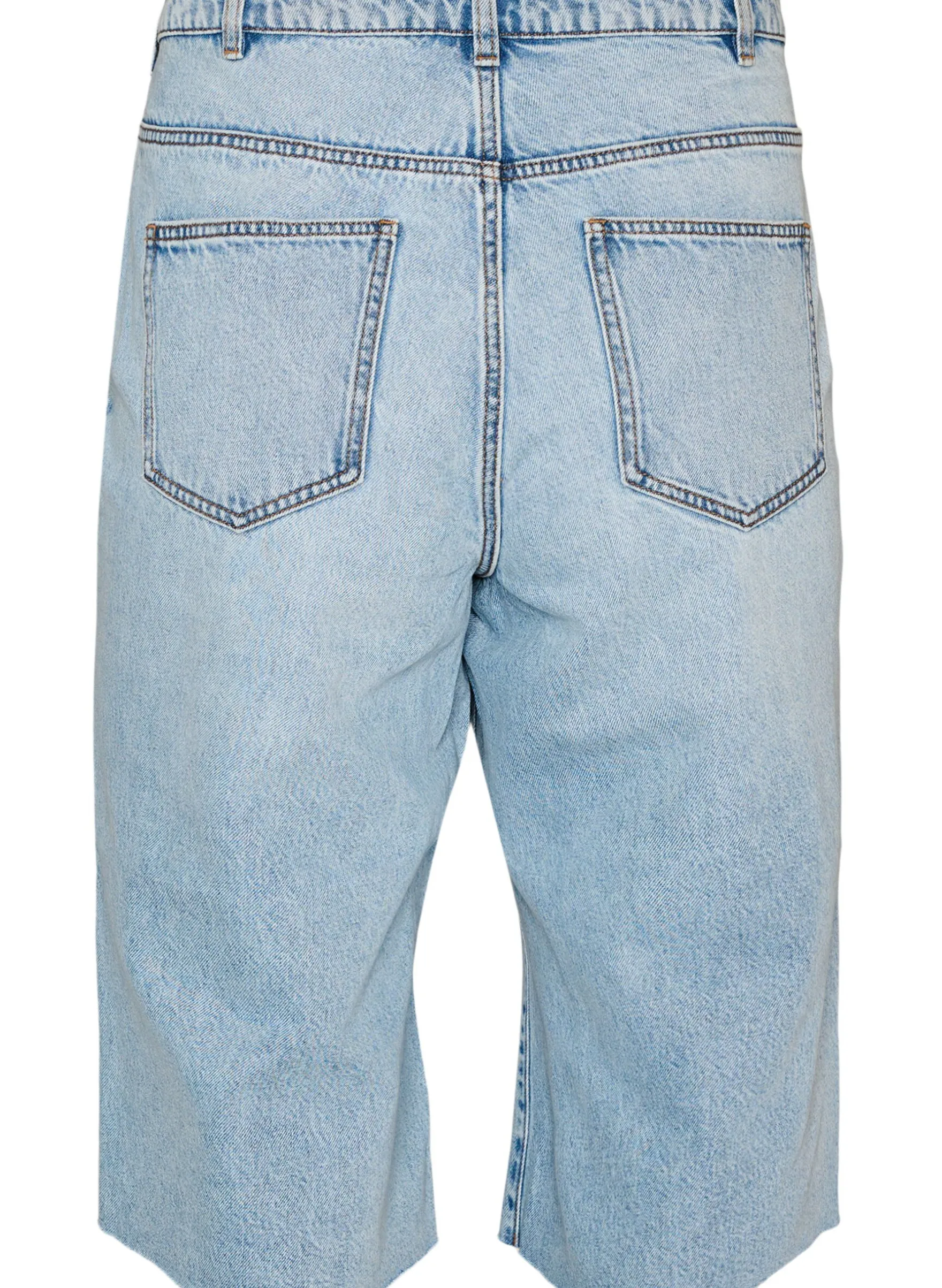 Cropped Jeans mit abgenutzter Optik und offenen Kanten