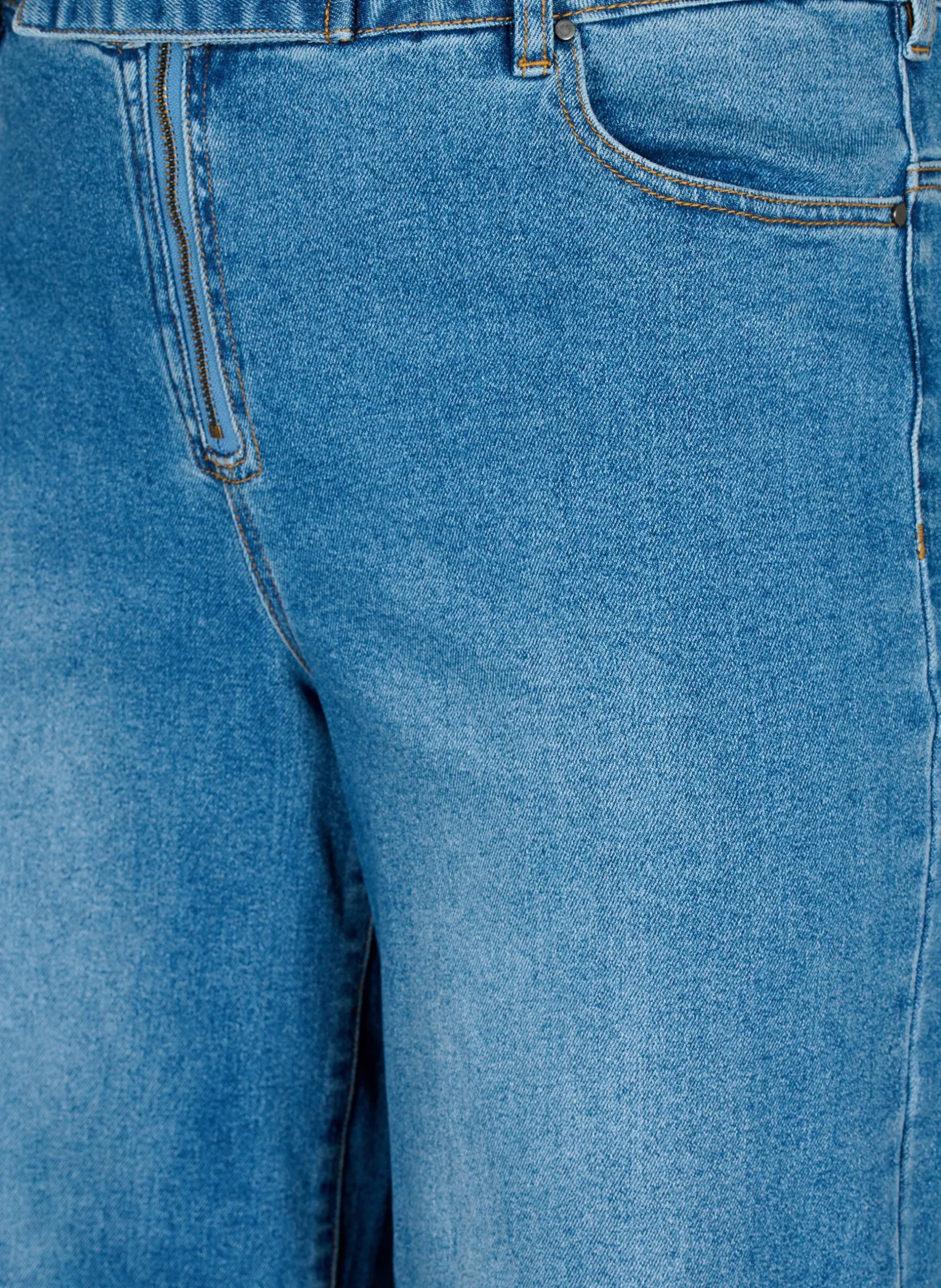 Cropped Jeans mit breitem Bein