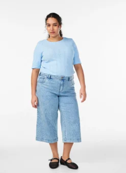 Culotte-Jeans mit Nadelstreifen und weitem Bein