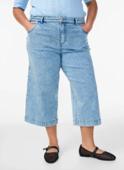 Culotte-Jeans mit Nadelstreifen und weitem Bein