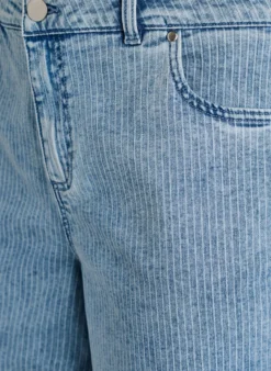 Culotte-Jeans mit Nadelstreifen und weitem Bein