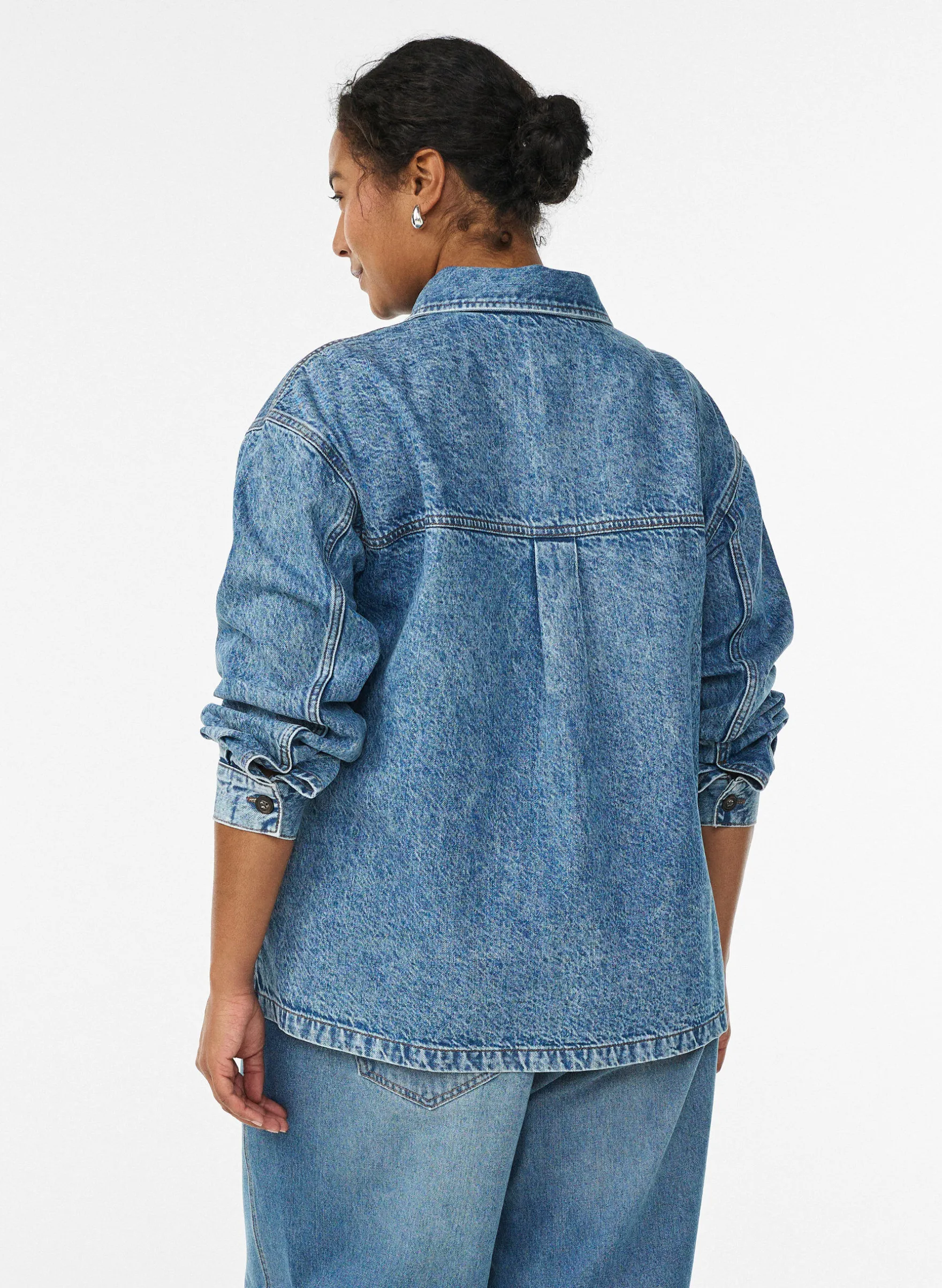 Denim-Hemd mit halber Knopfleiste und Brusttaschen