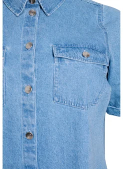 Denimkleid mit kurzen Ärmeln und Knöpfen