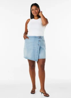 Denimskort mit Wickeloptik und hoher Taille