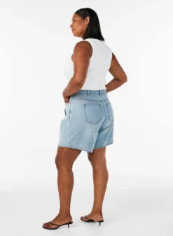 Denimskort mit Wickeloptik und hoher Taille