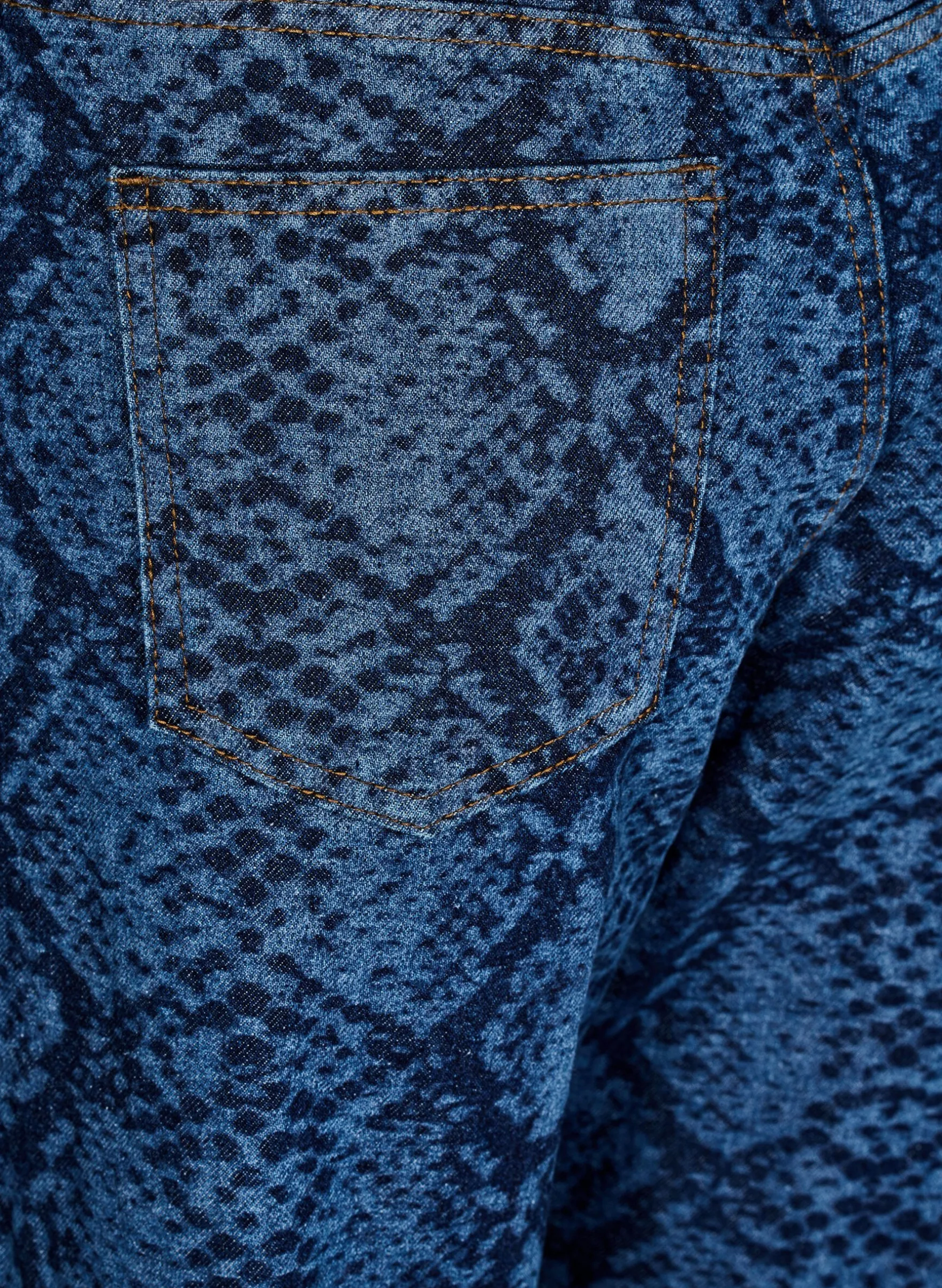 Emily Jeans mit Schlangenprint
